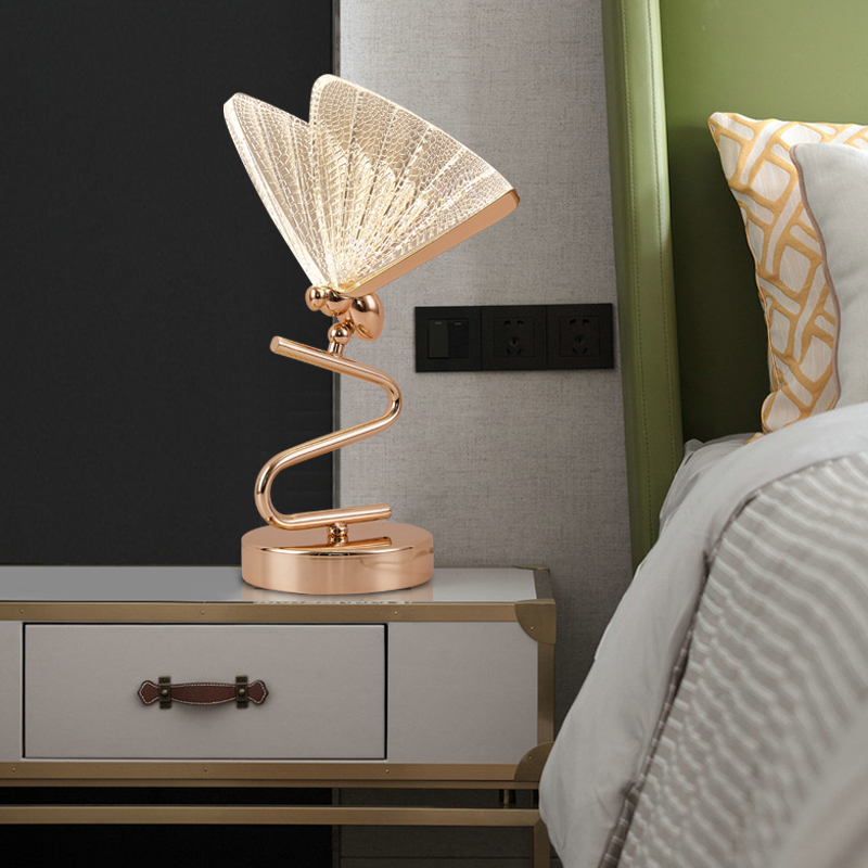 7026 Table Lamp